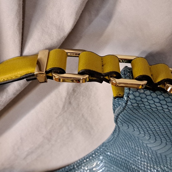 Gianni Bini Baby blue, yellow with gold tone zipper purse - Picture 4 of 8